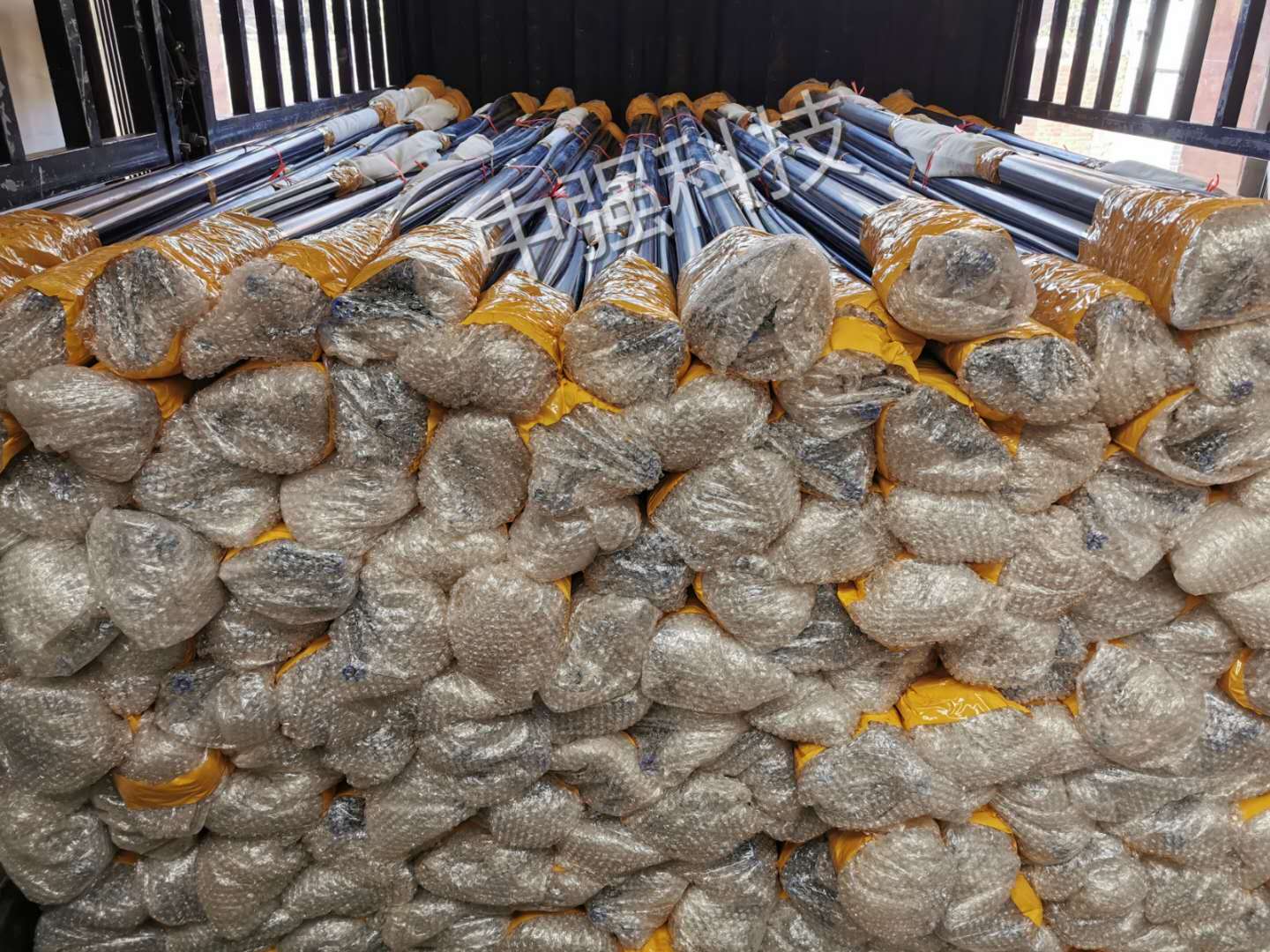 中強科技-生產(chǎn)的封孔器出爐啦、”